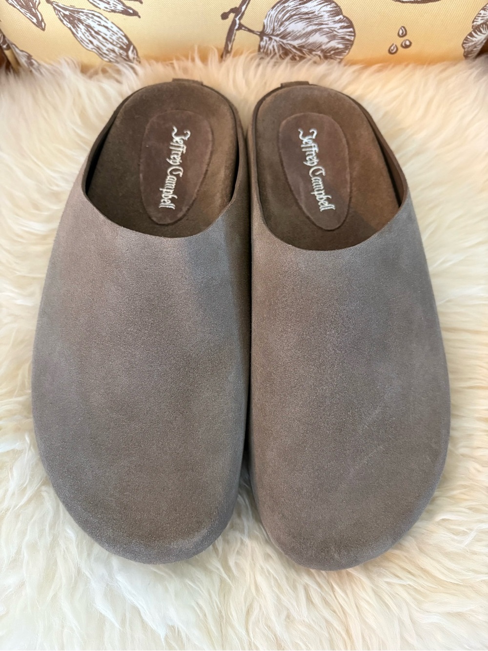 Jeffrey Campbell
Women's Content Mules